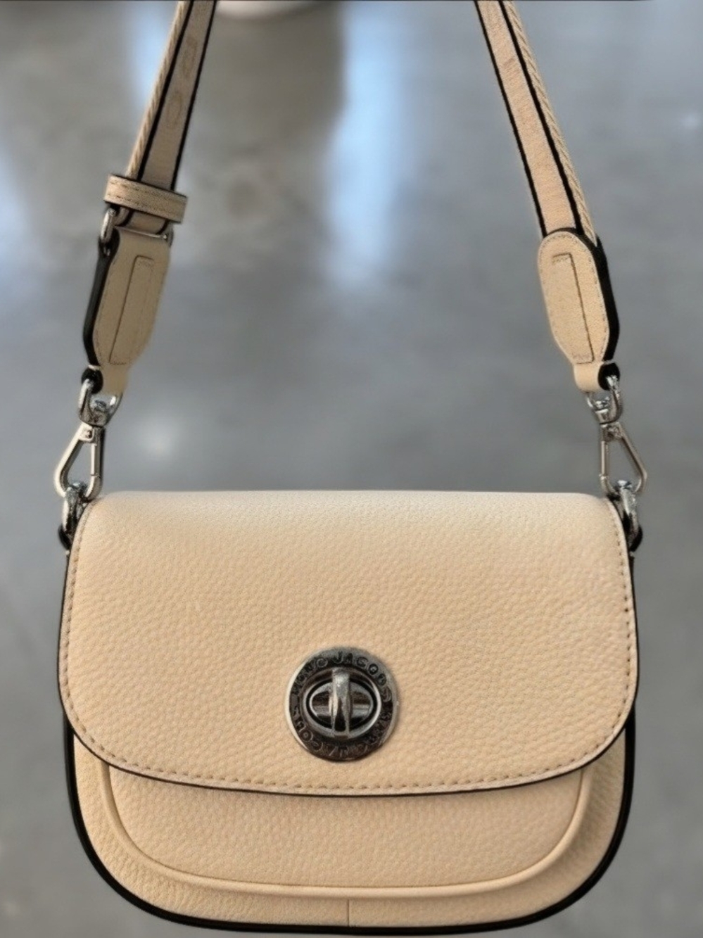 Marc Jacobs Pebbled Leather Shoulder Bag in Cream